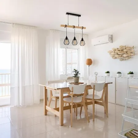 Apartment El Acuario - Primera Linea Y Todas Ventanas Dan Al Mar